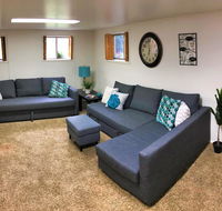 Beautifully-updated 2 Bedroom Home in the Middle of the Valley - Hotels Find