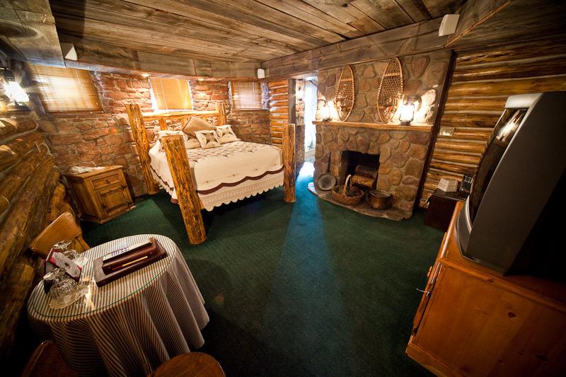 The Anniversary Inn - South Temple - thumb 11