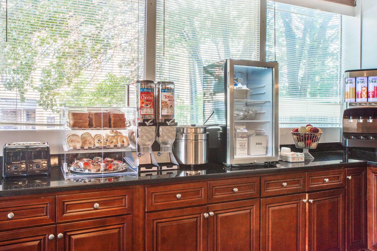 Days Inn By Wyndham Arlington/Washington DC - thumb 14