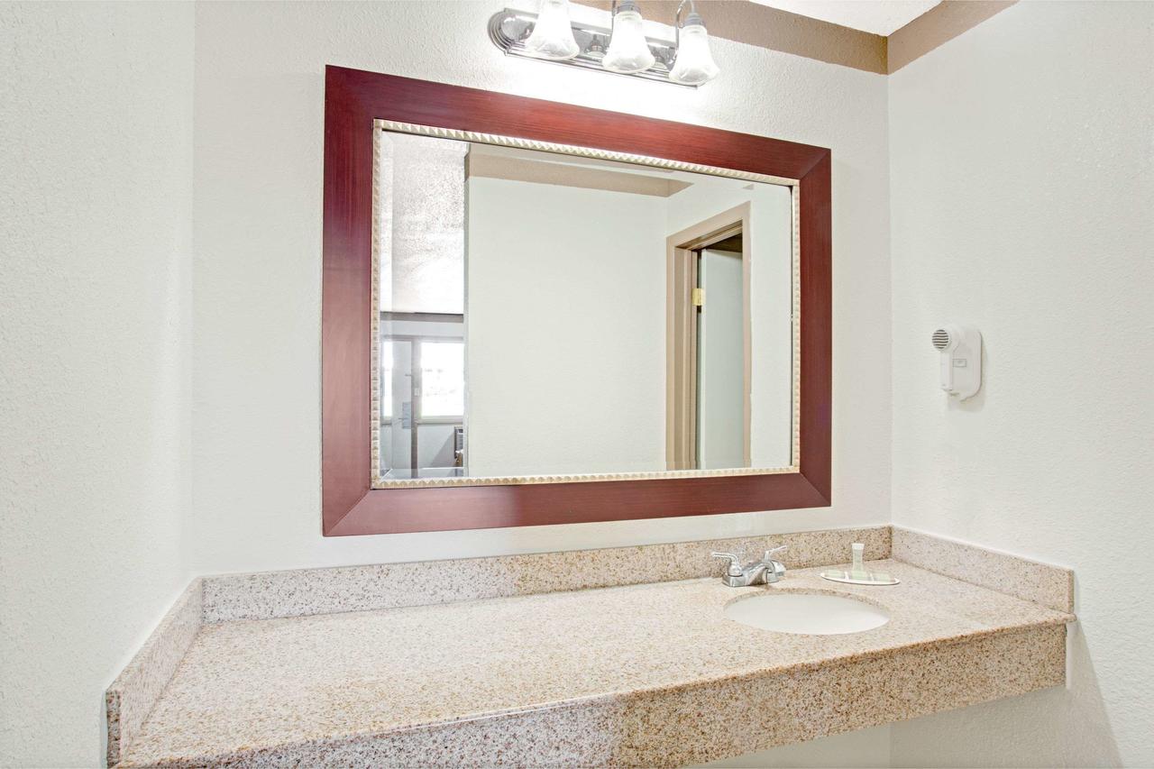 Super 8 By Wyndham Williamsburg/Historic Area - thumb 9