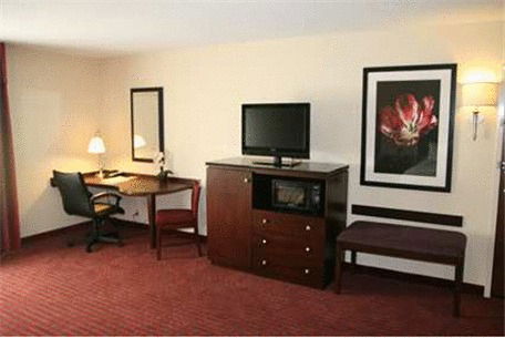 Hampton Inn Richmond - Airport - thumb 16