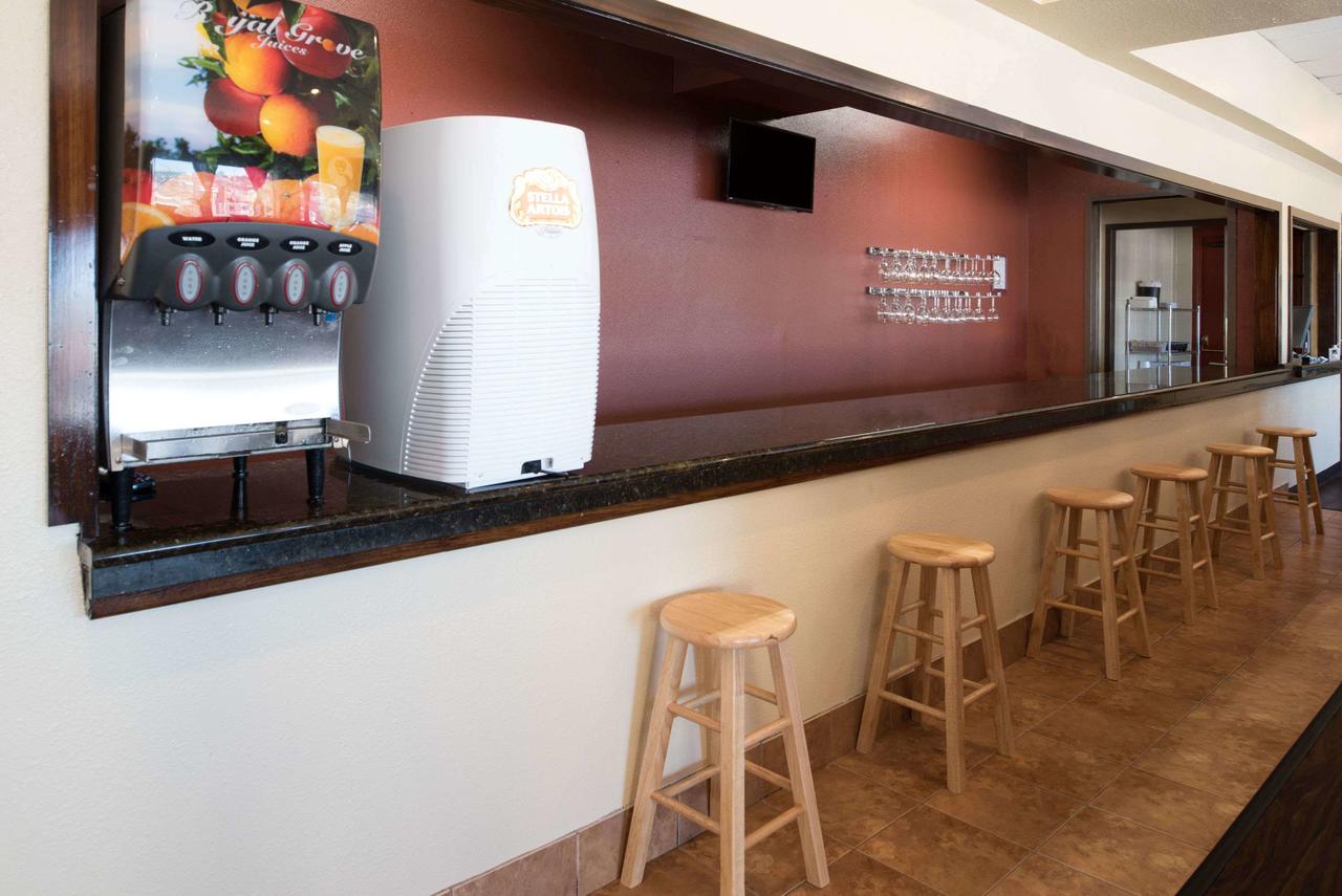 Ramada By Wyndham Downtown Spokane - thumb 32