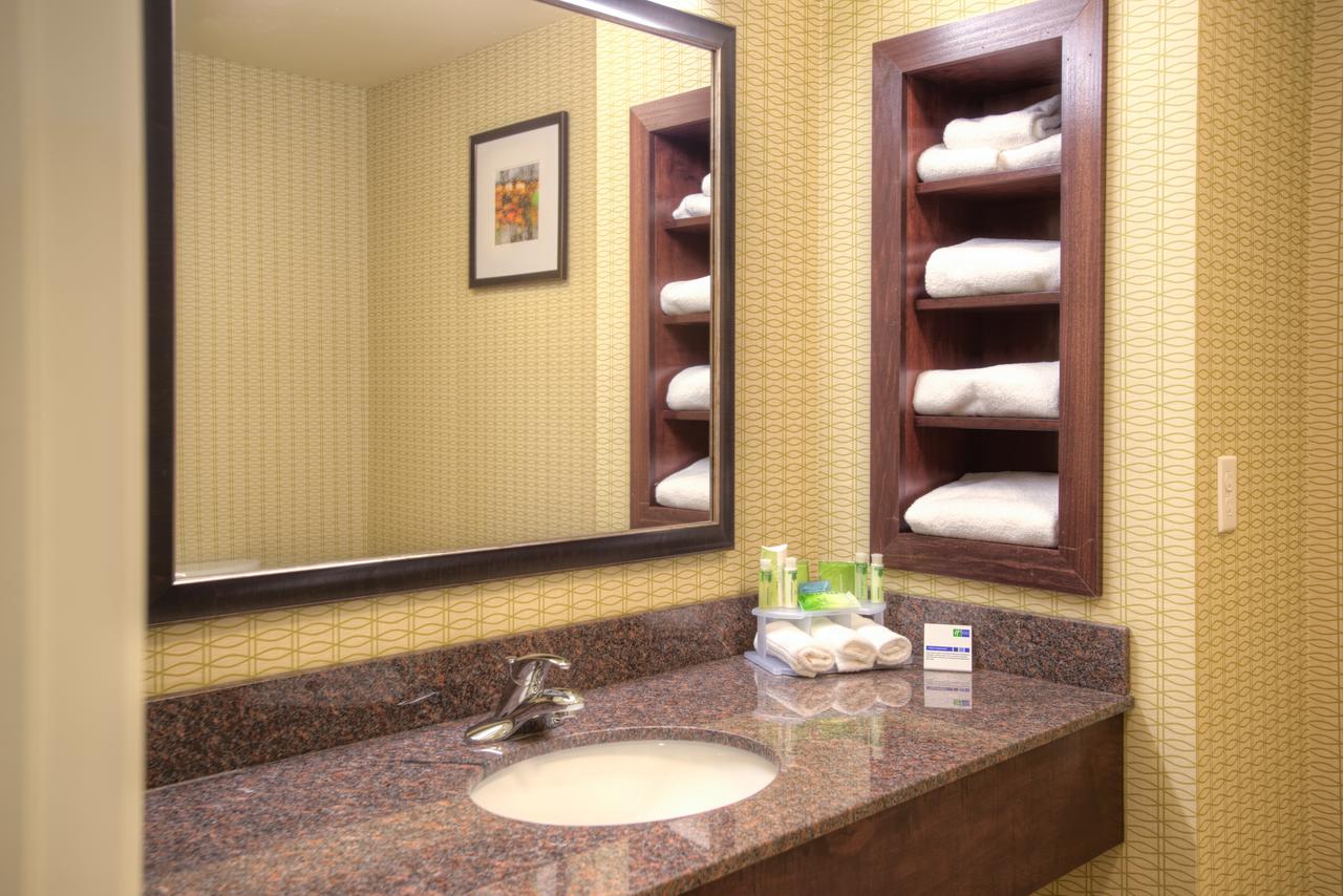 Holiday Inn Express & Suites Tacoma Downtown - thumb 26