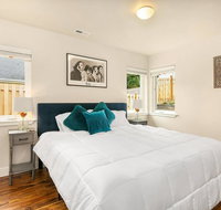 Renovated 3 Bedroom w/ King Bed + High Ceilings - Hotels Find