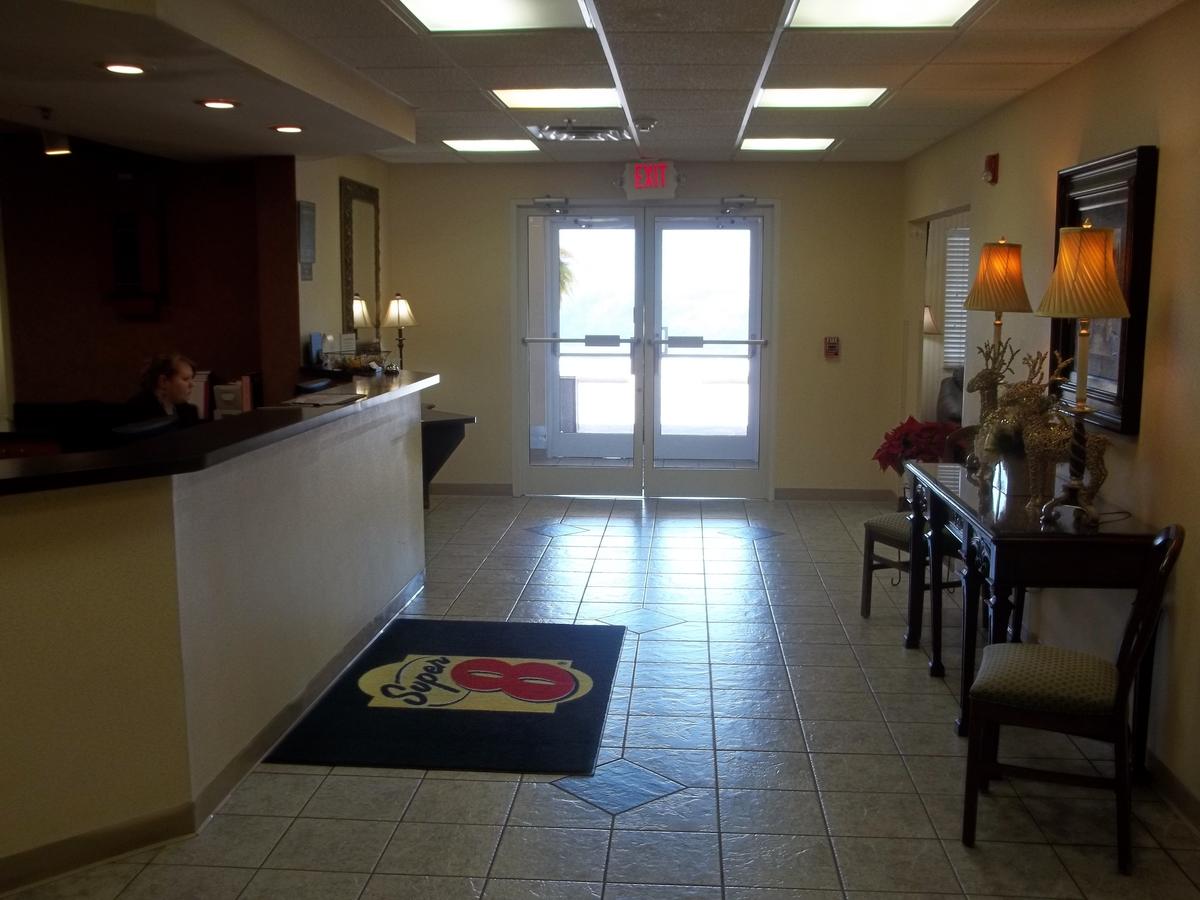 Super 8 By Wyndham Huntington WV - thumb 12