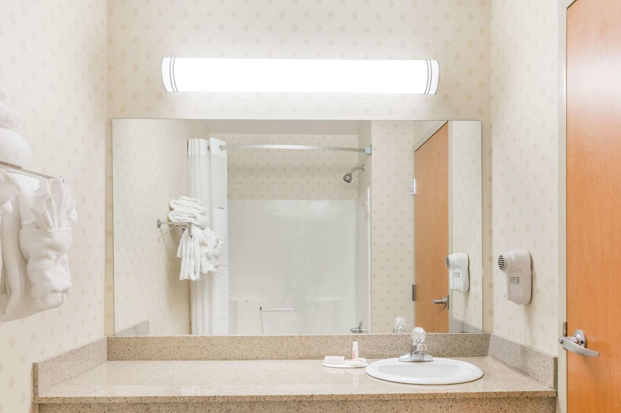 Super 8 By Wyndham Huntington WV - thumb 16