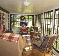 Rustic Log Cabin - Hotels Find
