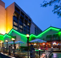 Radisson Hotel Milwaukee West - Hotels Find