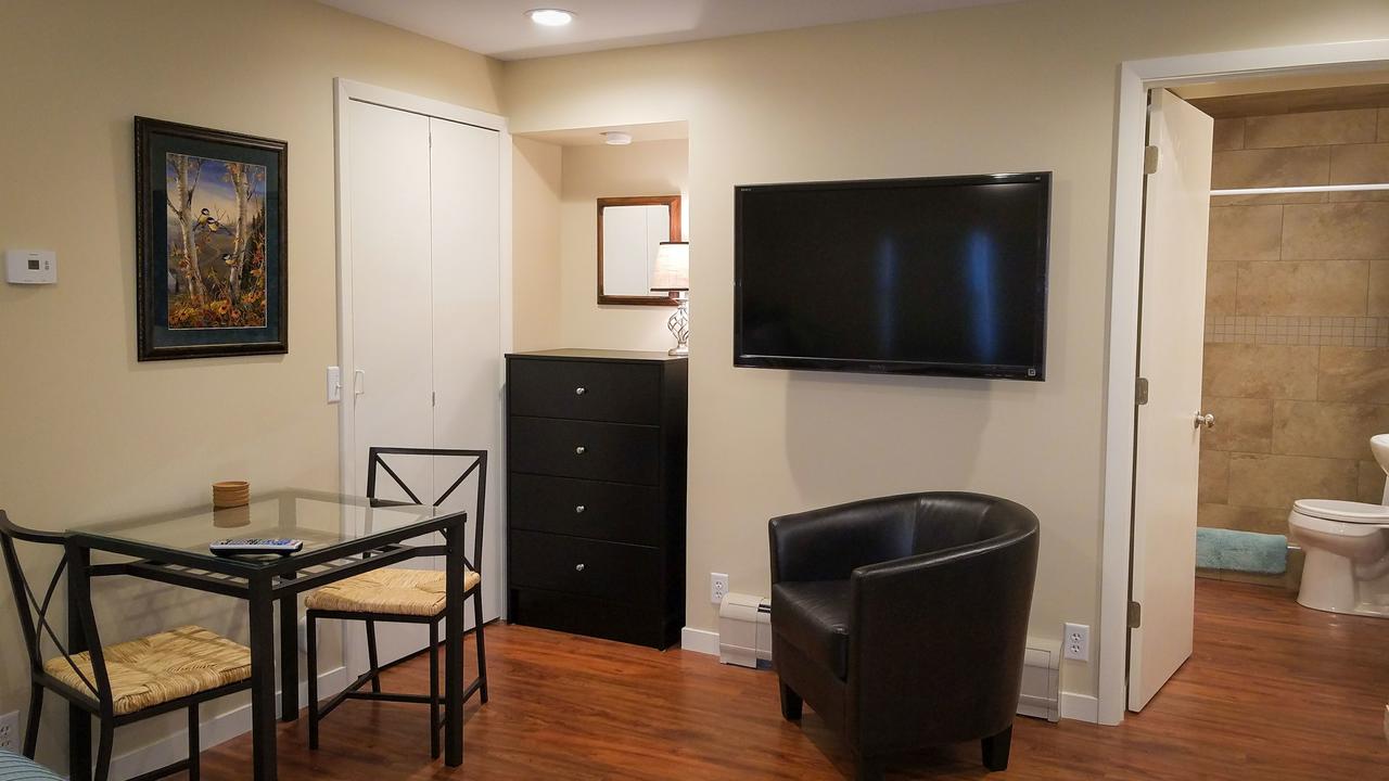 HA Whitney Inn - thumb 8