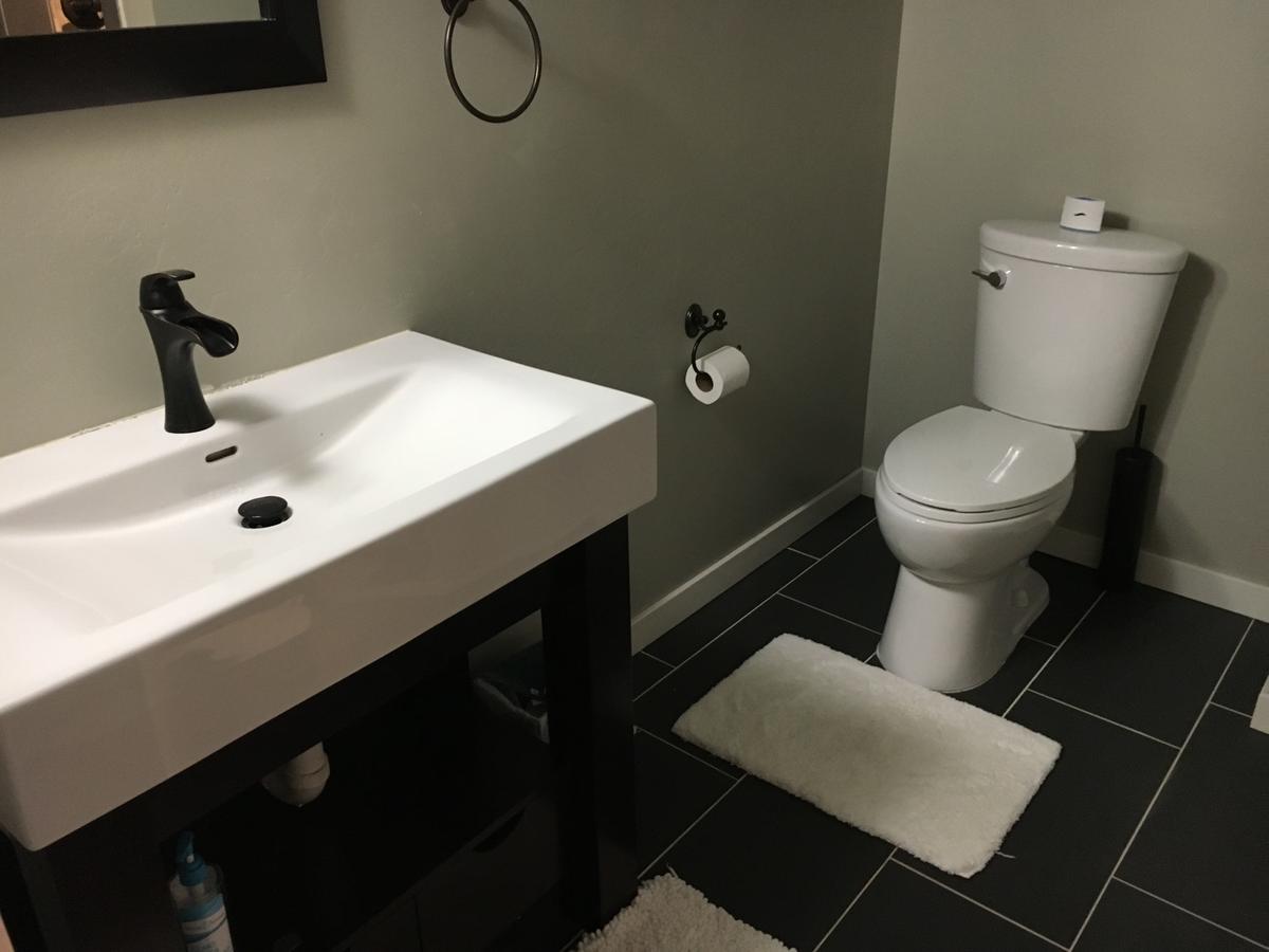 Walk To Lambeau Field In Green Bay! Only 6 Blocks Away - thumb 17