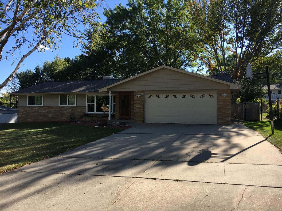 Walk To Lambeau Field In Green Bay! Only 6 Blocks Away - thumb 8