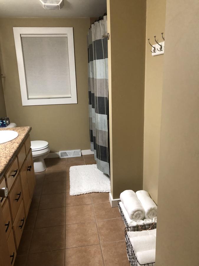 Walk To Lambeau Field In Green Bay! Only 6 Blocks Away - thumb 15