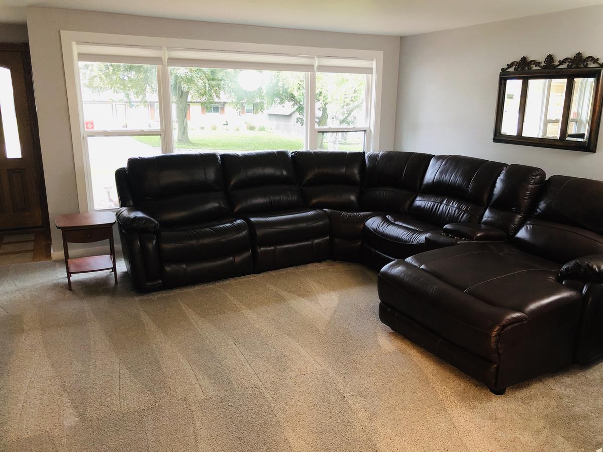 Walk To Lambeau Field In Green Bay! Only 6 Blocks Away - thumb 1