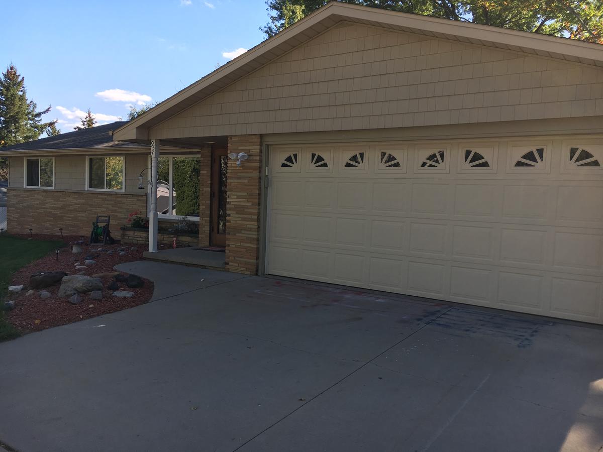 Walk To Lambeau Field In Green Bay! Only 6 Blocks Away - thumb 3