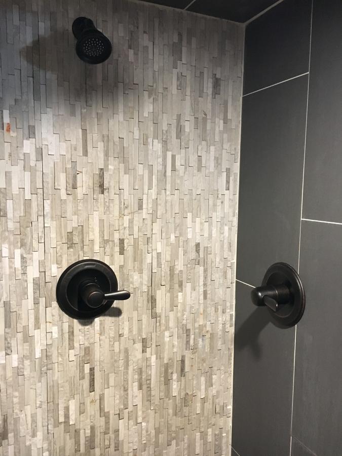 Walk To Lambeau Field In Green Bay! Only 6 Blocks Away - thumb 16