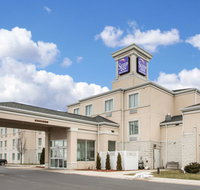 Sleep Inn  Suites Sheboygan I-43 - Hotels Find