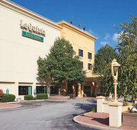 La Quinta by Wyndham Milwaukee Bayshore Area - Hotels Find