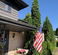 Private Guest Room - 2E - East Room- Close to Lake Michigan - Hotels Find