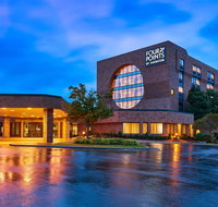 Four Points by Sheraton Milwaukee North Shore - Hotels Find