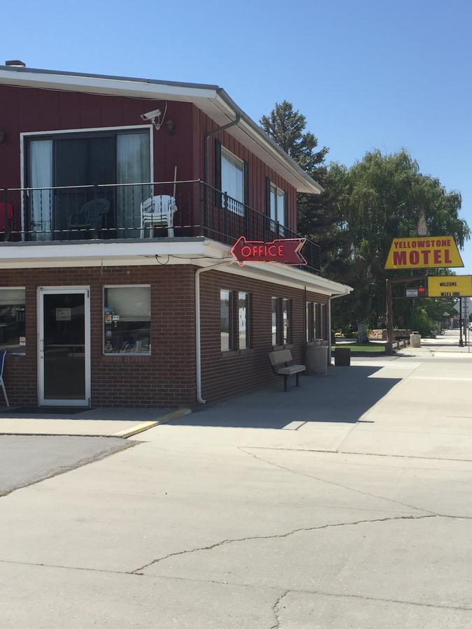 Yellowstone Motel - thumb 1