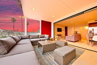 5115 02 - Ocean Beach 2 Hotels Find