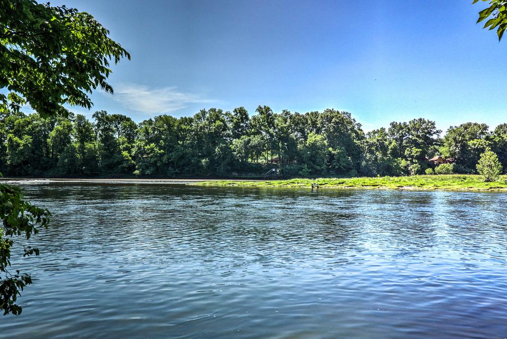 'Hogs Landing'-Cotter Fishing Cabin On White River - thumb 2