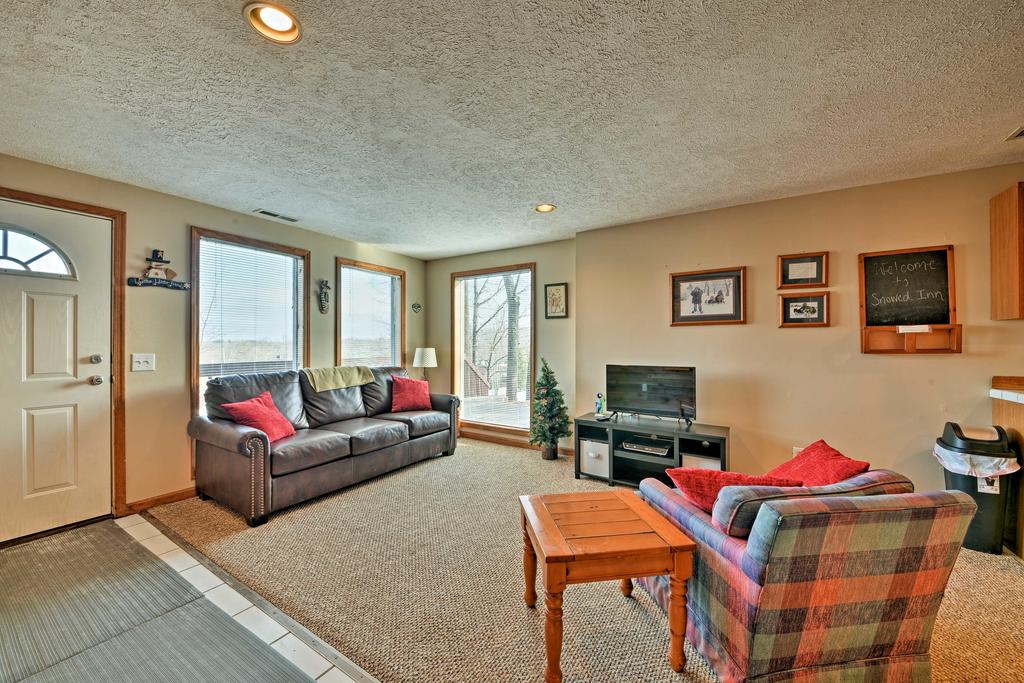 'Snowed Inn' Cozy Winterplace Ski-In And Ski-Out Cabin - thumb 0
