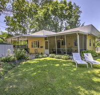 'Spruce Haven' - Bellevue Waterfront Lake Cottage - Hotels Find