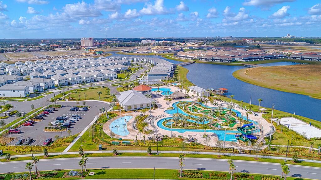 (JA4819) STOREY LAKE Home 4/3 Private Pool & Free Waterpark - thumb 1