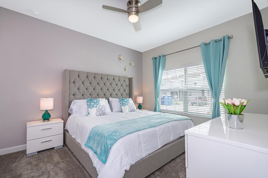 (JA4819) STOREY LAKE Home 4/3 Private Pool & Free Waterpark - thumb 3