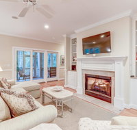 1006 Crooked Oaks Lane - Hotels Find