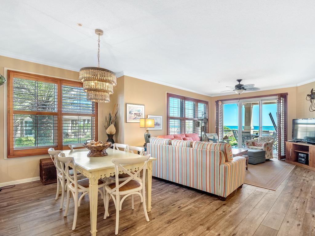 101W   Spacious 3BR/3BA Corner Condo With Gulf Views - thumb 2