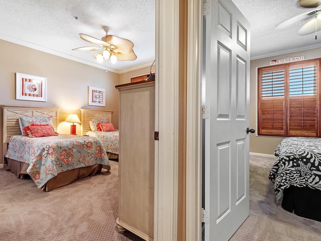 101W   Spacious 3BR/3BA Corner Condo With Gulf Views - thumb 0