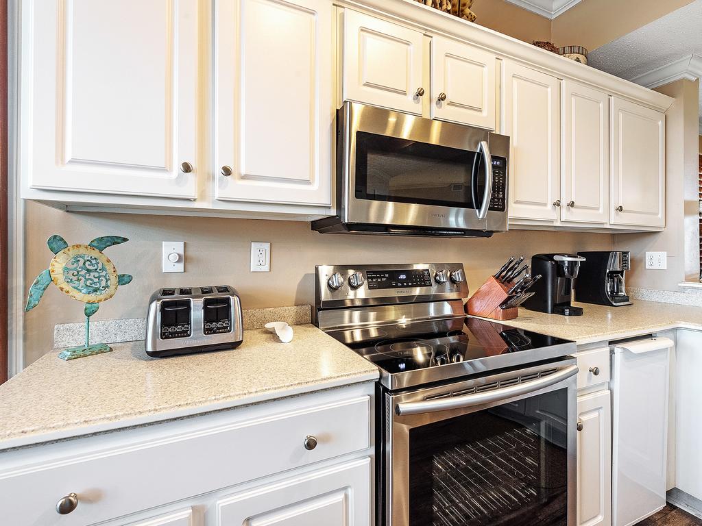 101W   Spacious 3BR/3BA Corner Condo With Gulf Views - thumb 3