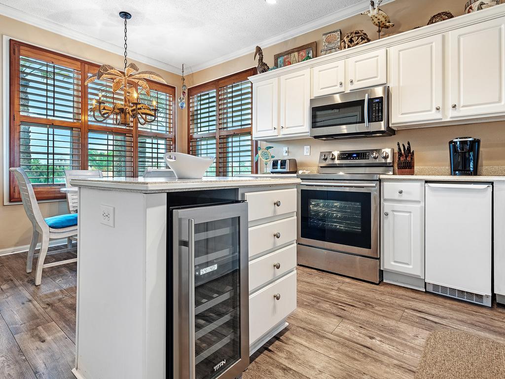 101W   Spacious 3BR/3BA Corner Condo With Gulf Views - thumb 1
