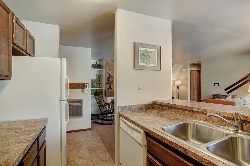 1125 Flying Dutchman Condo - thumb 3