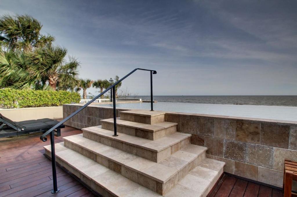 114 Ocean Boulevard - thumb 0