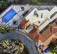 Above Sunset Plaza - Hotels Find