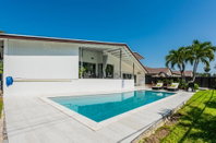 Beautiful Spacious Vacation Home With Pool Hotels Find