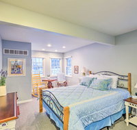 Beulah House - Steps to Crystal Lake Beach - Hotels Find