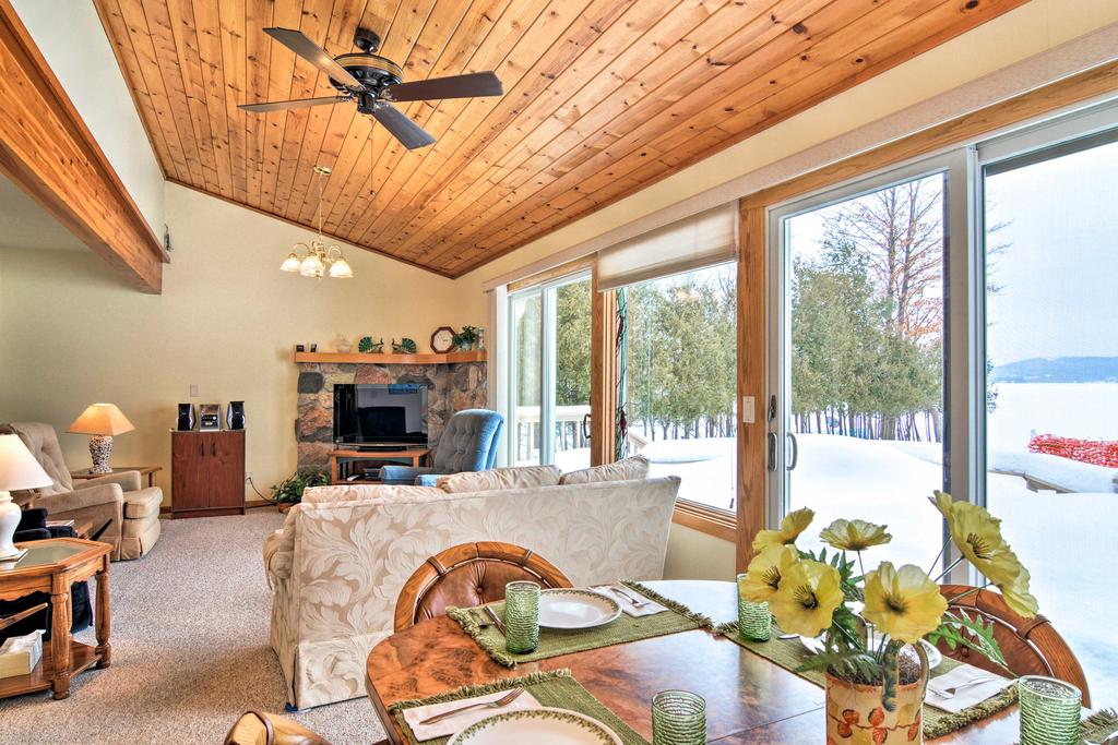 Cedar Cottage, Private Beach On Lake Leelanau - thumb 1