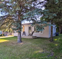 Cedar Home w/ Deck  Grill - Mins. to Lakes - Hotels Find