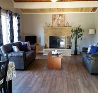 CHIC and STYLISH Centrally located in Pocono Mountains near Camelback Kalahari and Casino Mount Pocono - Hotels Find