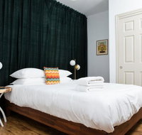 Chic West Campus Apts by WanderJaunt - Hotels Find