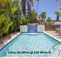 Colors on White - Hotels Find