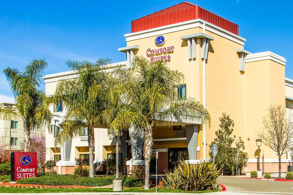 Comfort Suites Vacaville - thumb 1