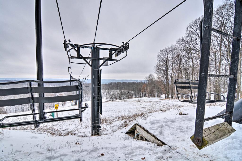 Cozy Shanty Creek Condo For Skiers And Golfers! - thumb 2