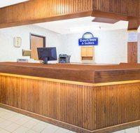 Days Inn  Suites by Wyndham Davenport East - Hotels Find