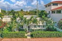 GLAMOROUS BEACH VILLA WITH HEATED POOL NEAR SOUTH BEACH AND STEPS FROM THE BEACH Hotels Find