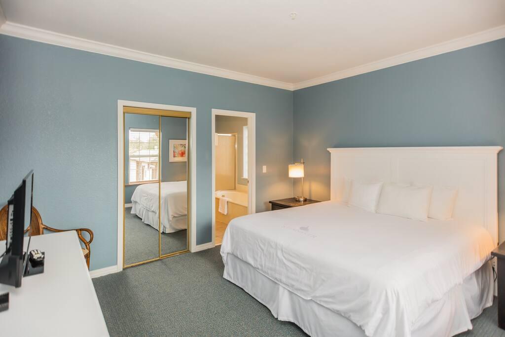 Gorgeous Branson Suite 2BR Standard - thumb 2